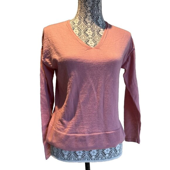 Banana Republic Women’s, 100 % Merino Wool, V neck Sweater, small, pink - Picture 3 of 7